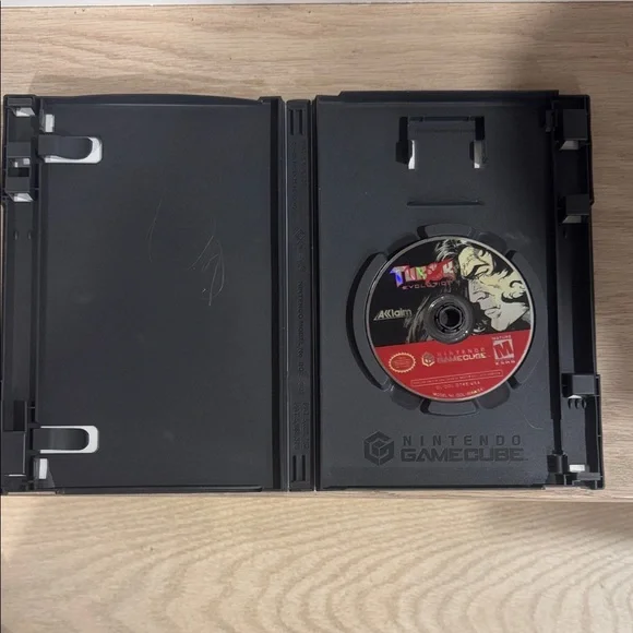 Nintendo GameCube Turok Evolution - Black and Red - Picture 2 of 4